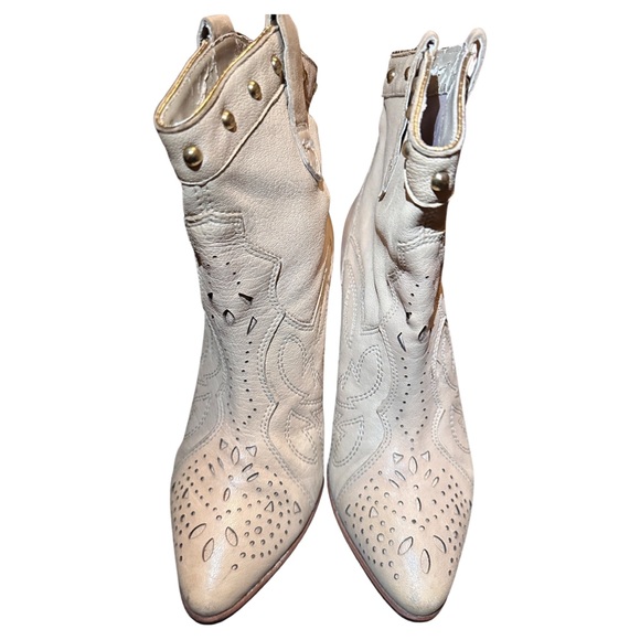 Carlos Santana Spur Cowboy Booties Beige Size 8.5 - Picture 4 of 10